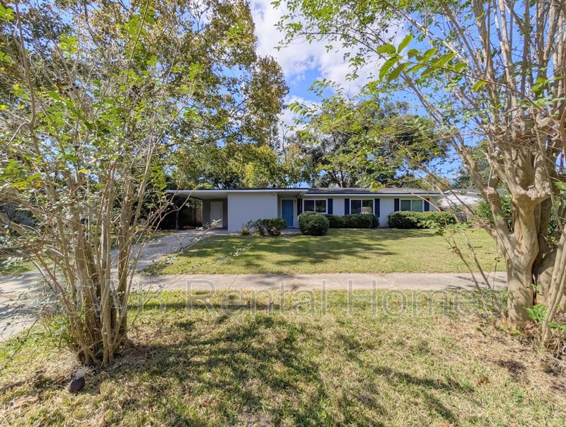 Jacksonville House: 2112 Figaro Ln