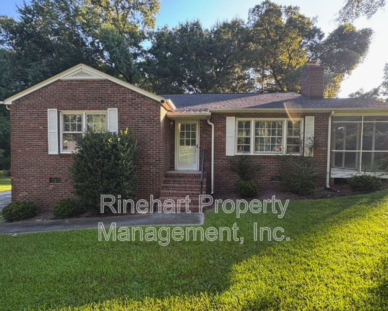 Rock Hill House: 3016 Hilton Road