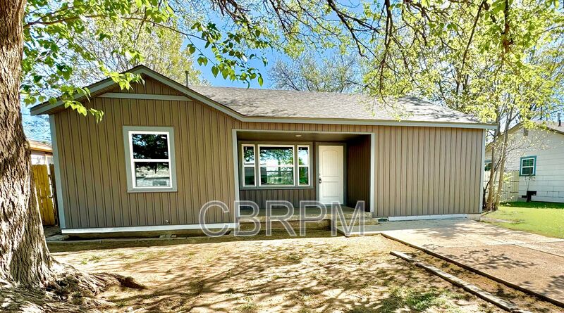 Lubbock House: 2009 49th Street
