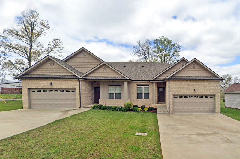 Clarksville Condo: 300