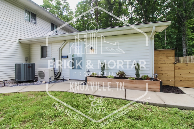 Knoxville House: 617 South Gallaher View Road