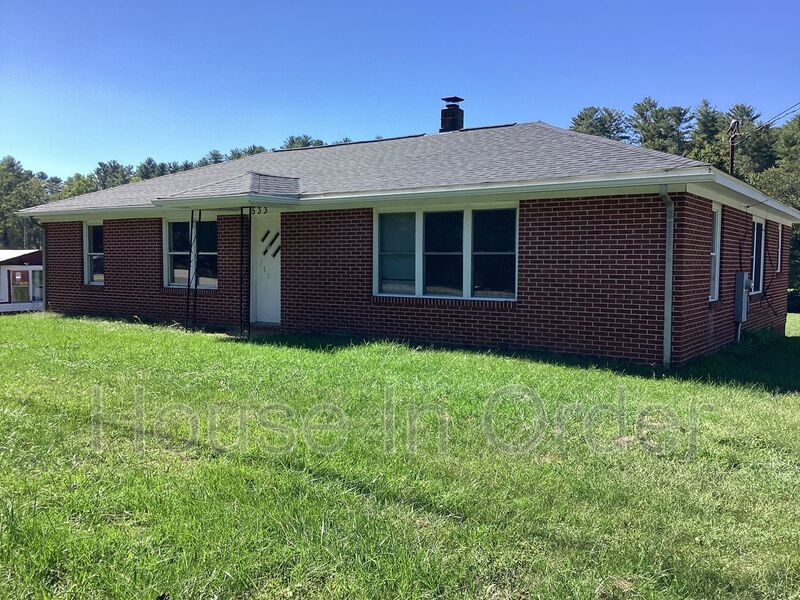 Arden House: 533 Mills Gap Road