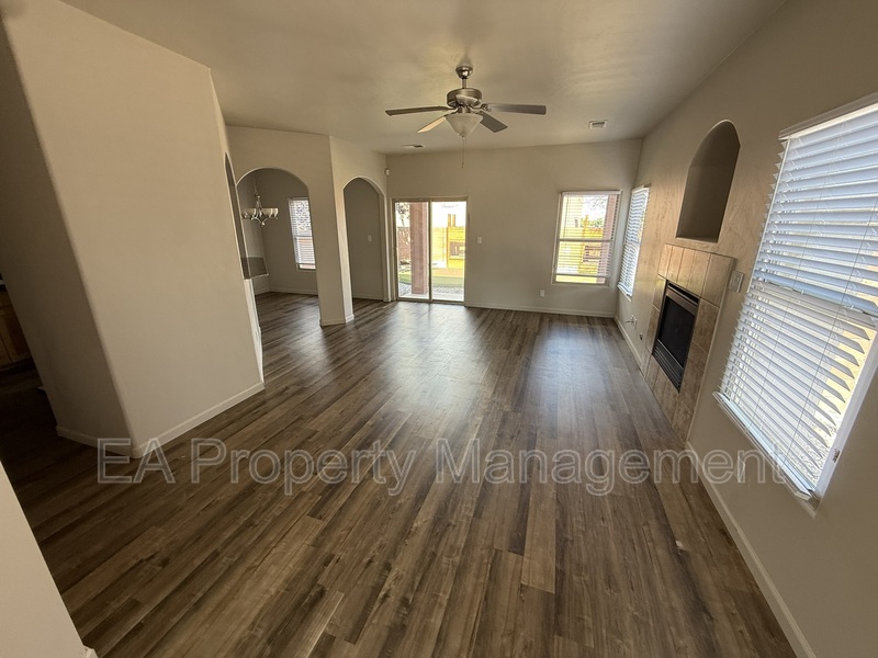 Albuquerque Townhome: 927 Tieran Ct NE