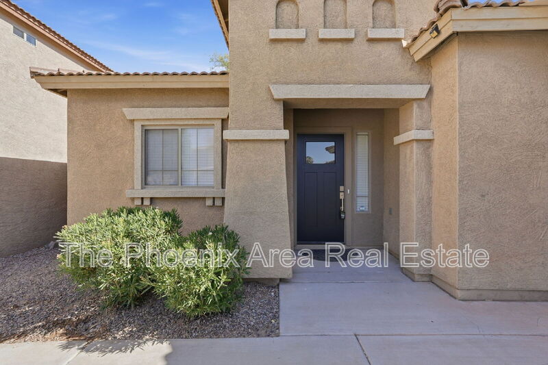 Chandler House: 554 E San Carlos Way