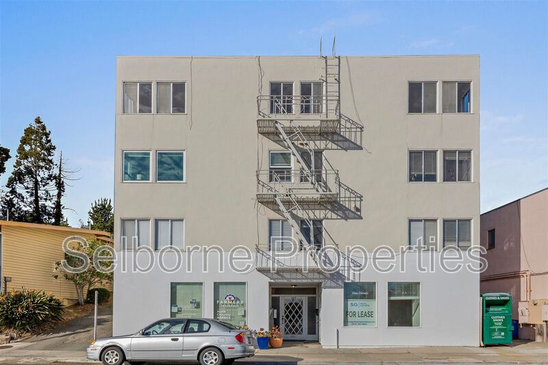 Kensington House: 369 Colusa Avenue