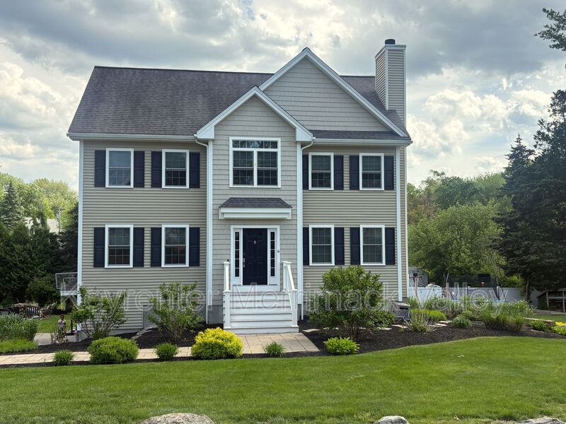 Tewksbury House: 6 Dickson Ave