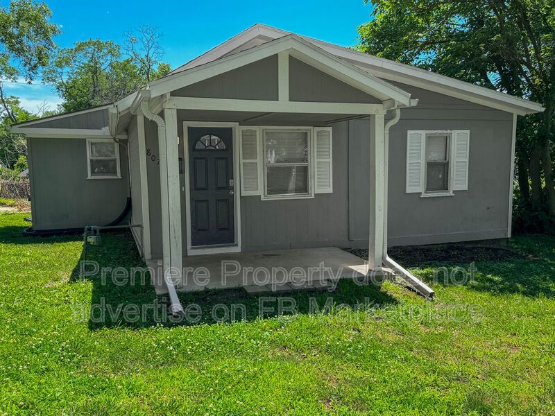 Independence House: 807 S Savage St