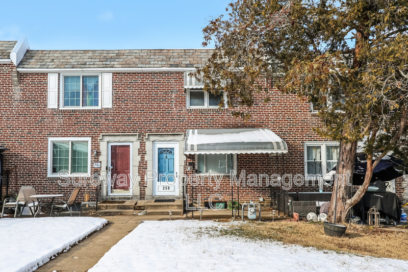 Clifton Heights Townhome: 259 W Wyncliffe Ave,