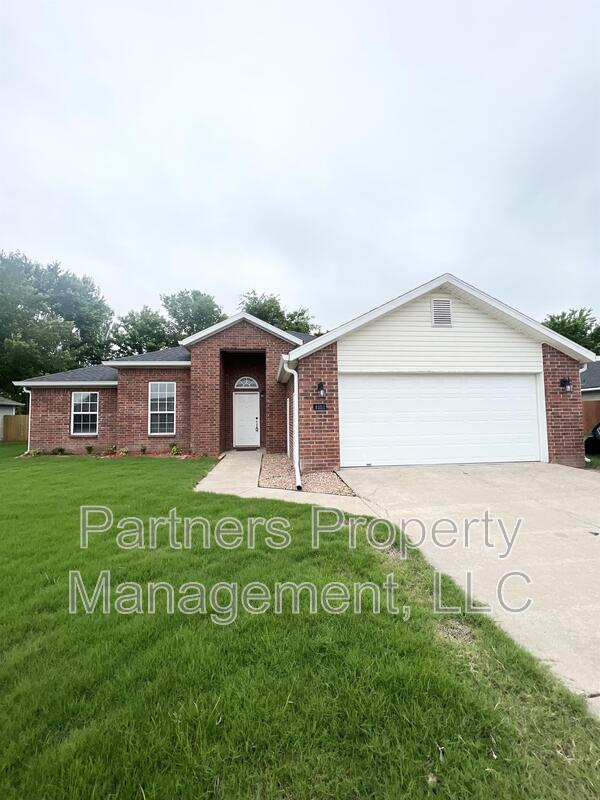 Elkins House: 1257 Fox Run Lane