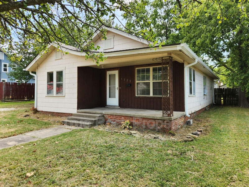 Ada House: 1225 South Stockton Ave