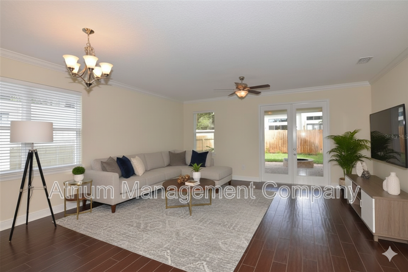 Orlando Townhome: 2916 E. Washington Street