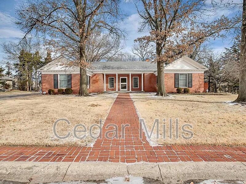 Wichita House: 8200 E Tipperary St