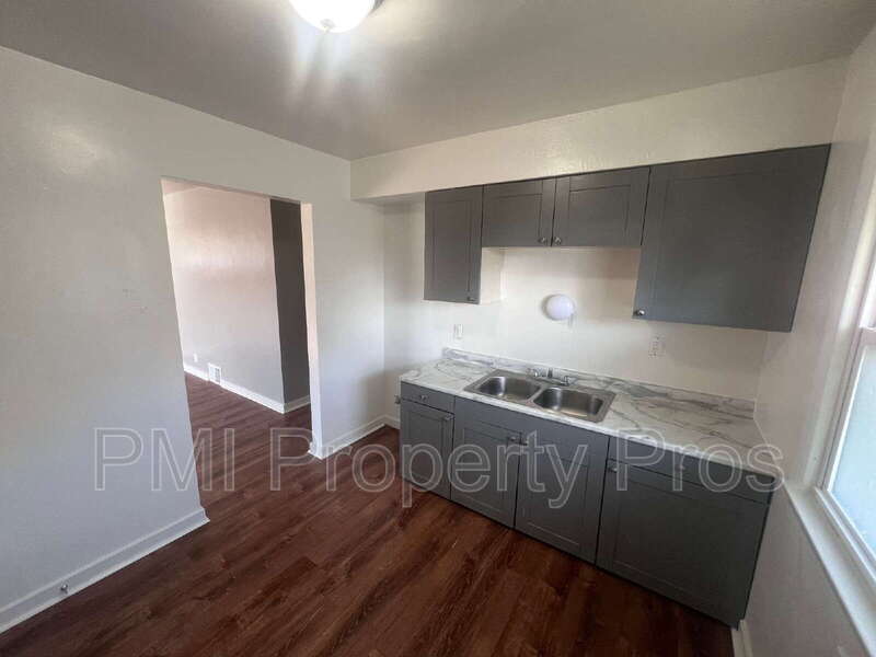 Milwaukee Condo: 5650 N 61st St