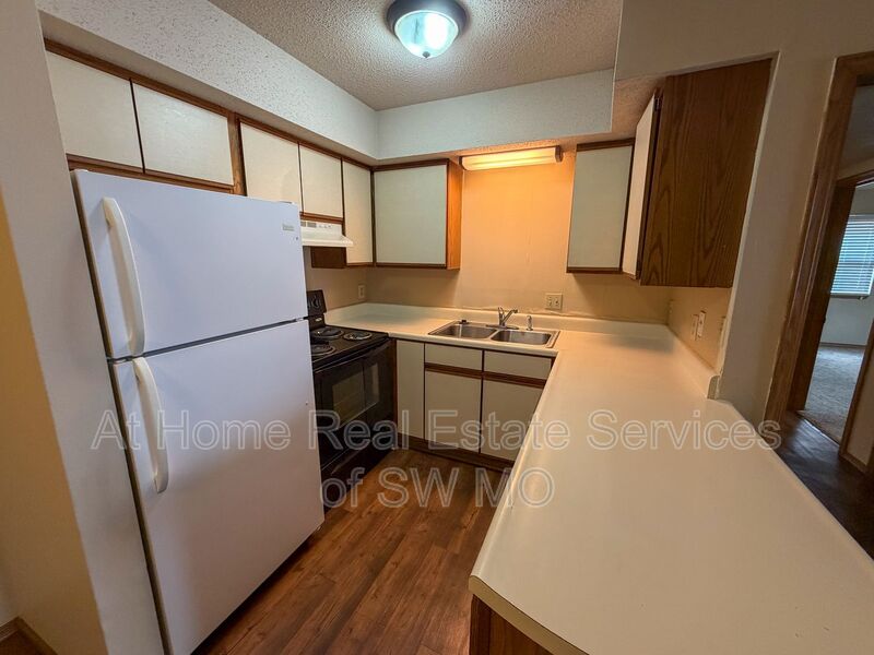 Springfield Condo: 2856 S Rogers