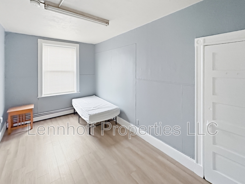 Lawrence Apartment: 32 Lawrence Street