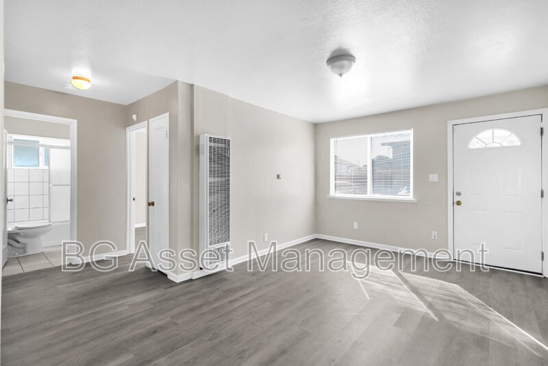 Richmond Condo: 150 Marina Way