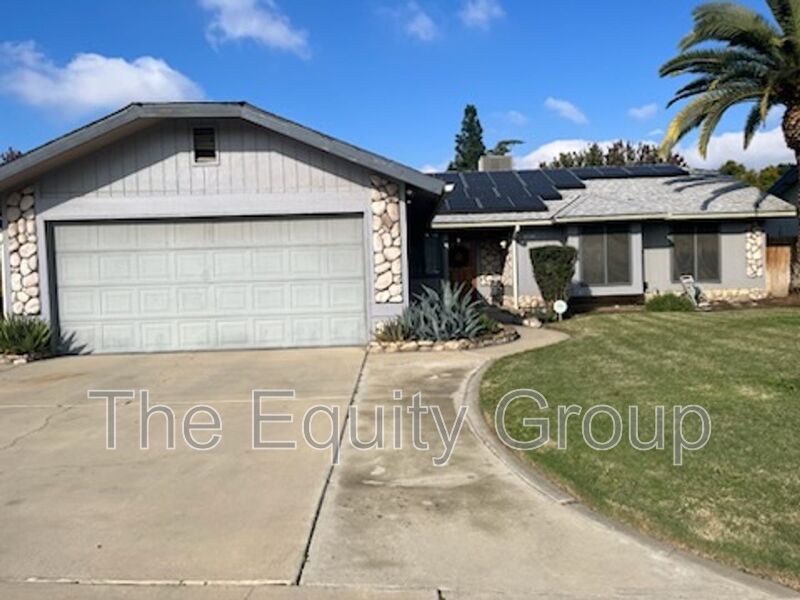 Tulare House: 1642 East Sandalwood Ave