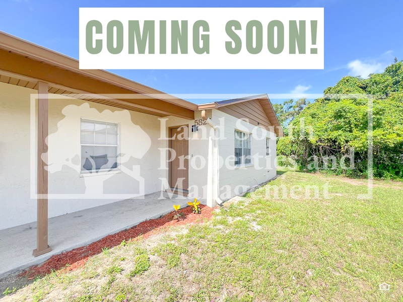 Lakeland House: 5827 Charlton Drive