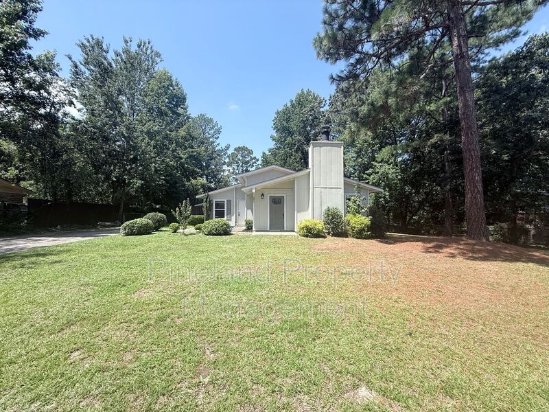 Fayetteville House: 890 Bridgette St