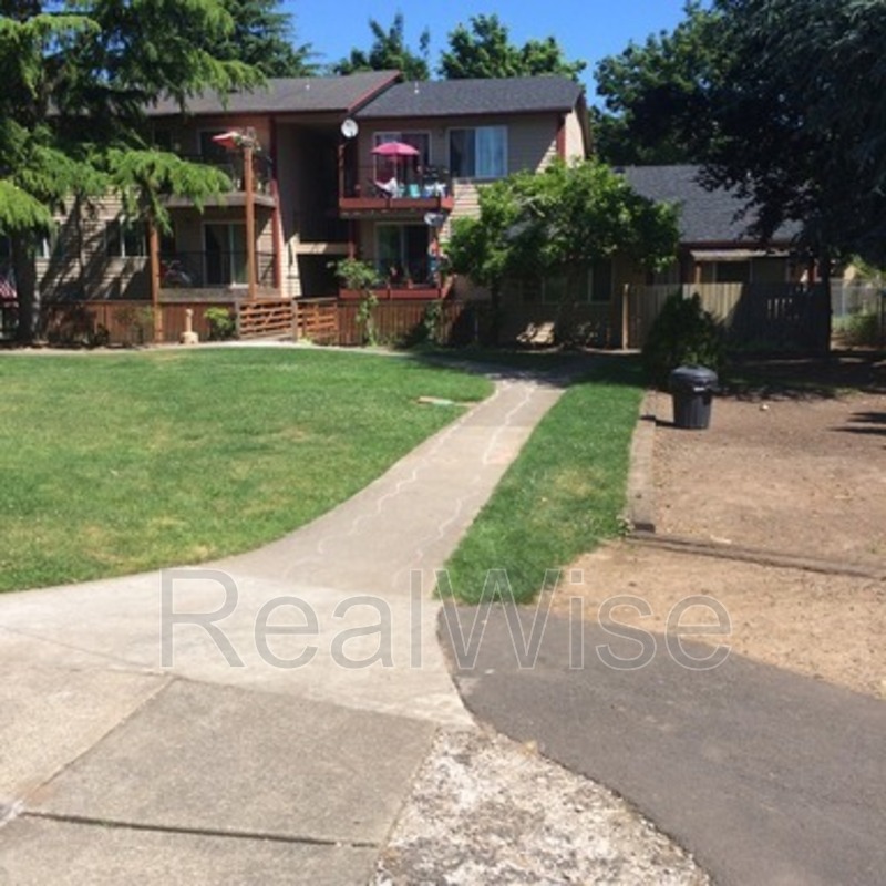 Portland Condo: 13423 SE Stark St