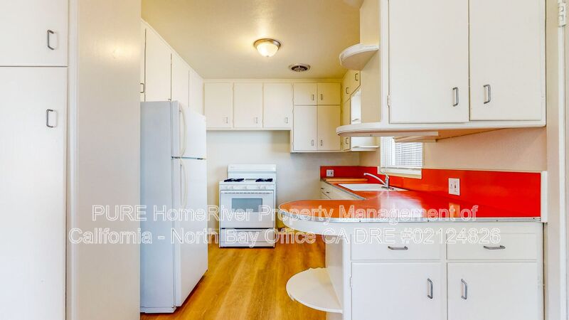 Santa Rosa House: 4942 Sonoma Hwy