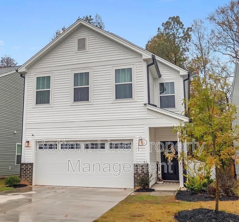 Charlotte House: 242 Lacewing Dr