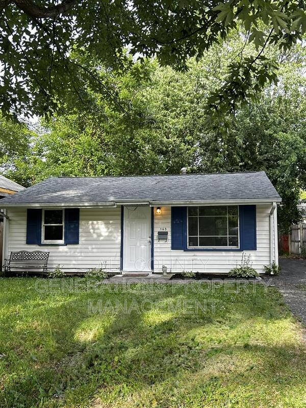 Elyria House: 165 Bellfield Ave