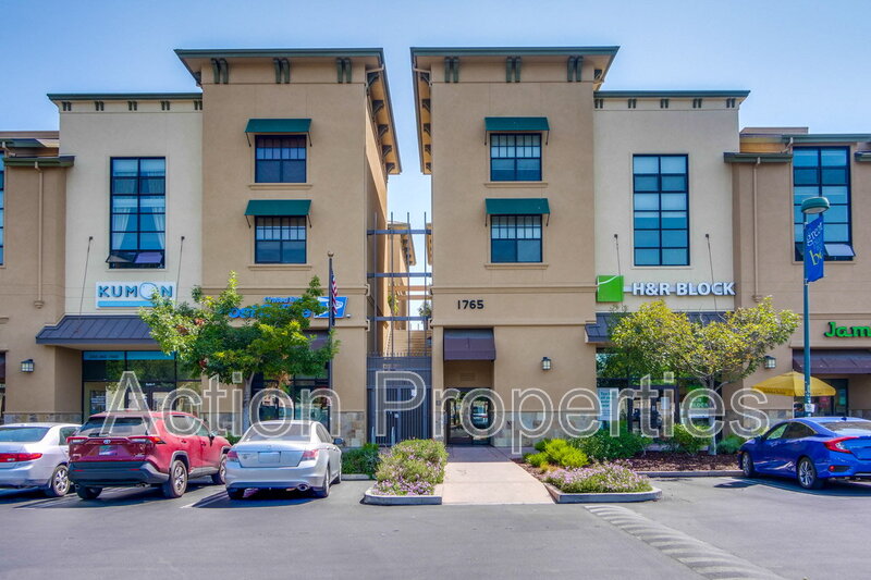 East Palo Alto Townhome: 1765 East Bayshore Road