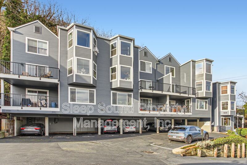 Portland Condo: 3473 SW Barbur Blvd