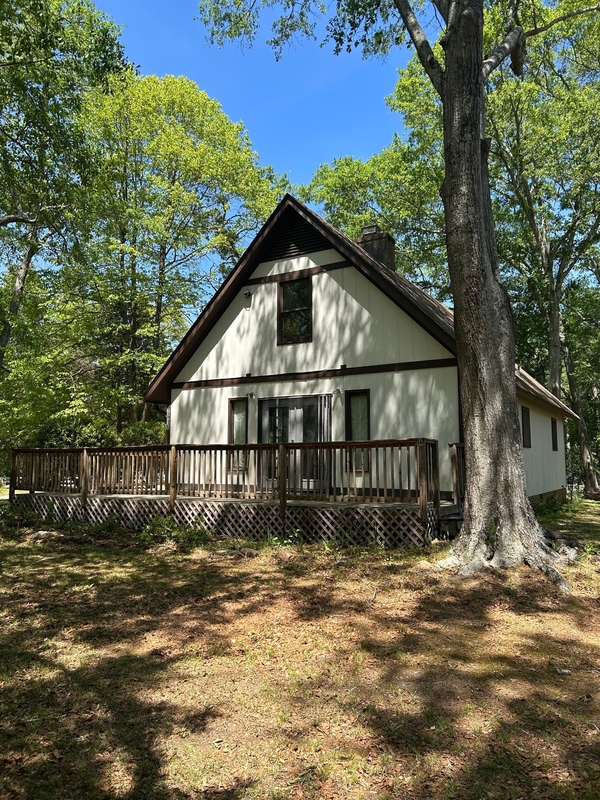 Taylors House: 2616 Locust Hill Rd