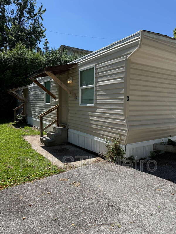 Saint Charles Condo: 747 Cunningham Ave