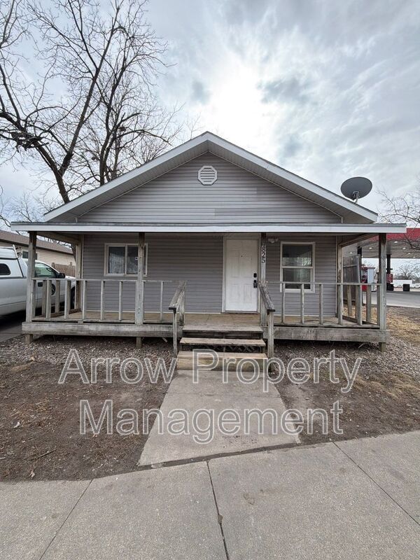 Lincoln House: 4825 Fremont Street