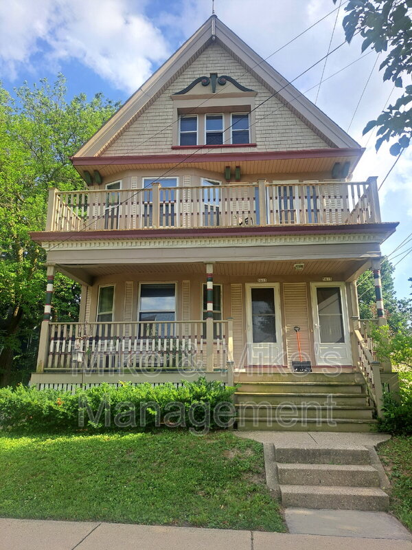 Milwaukee Condo: 5613 W. Lloyd Street