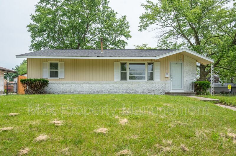 Urbandale House: 4001 83rd St