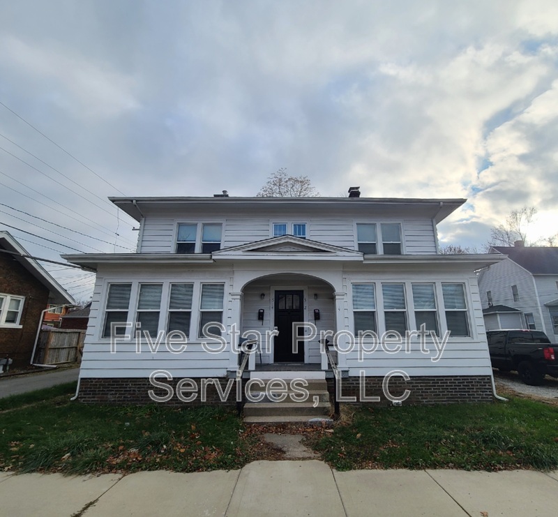 Springfield Condo: 514 E Oak St