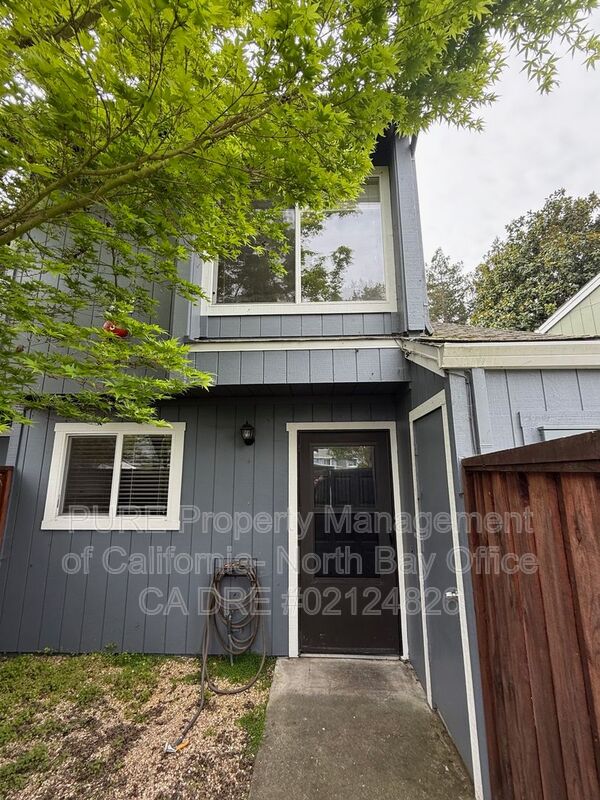 Rohnert Park Townhome: 687 Racquet Club Circle