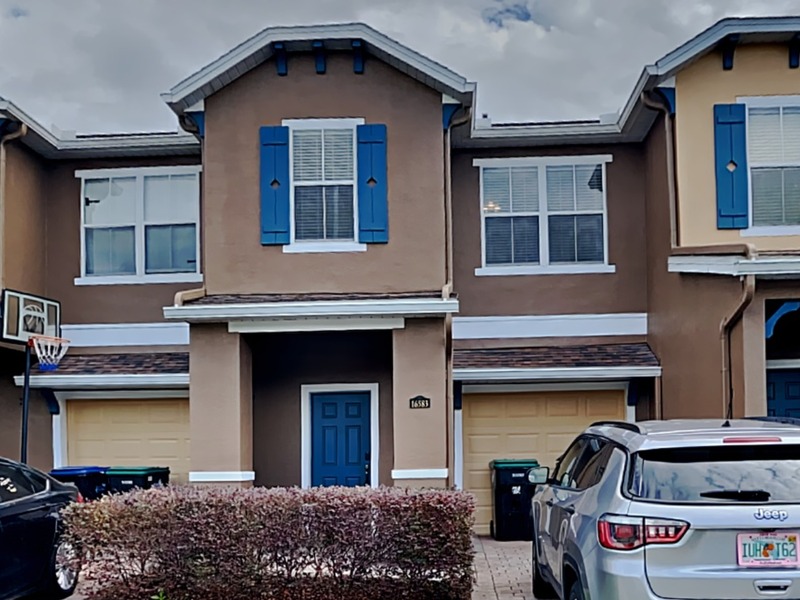 Orlando House: 16583 Cedar Crest Dr