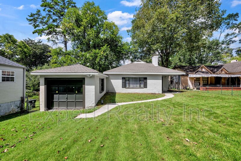 Birmingham House: 7420 Sparta Ave