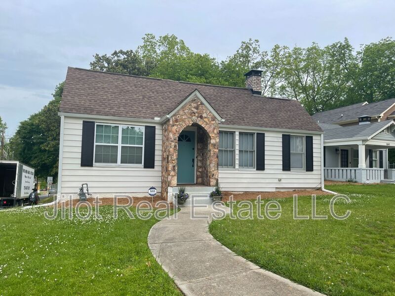 Atlanta House: 1845 Lakewood Terr SE
