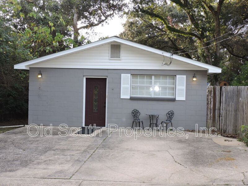 Pensacola House: 1711-B N 60th Ave