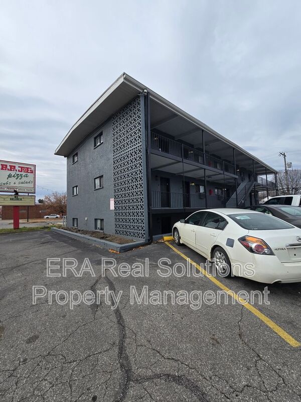 Columbus Condo: 2958 Sullivant ave