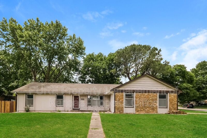 Topeka House: 2605 SW Osborn Road