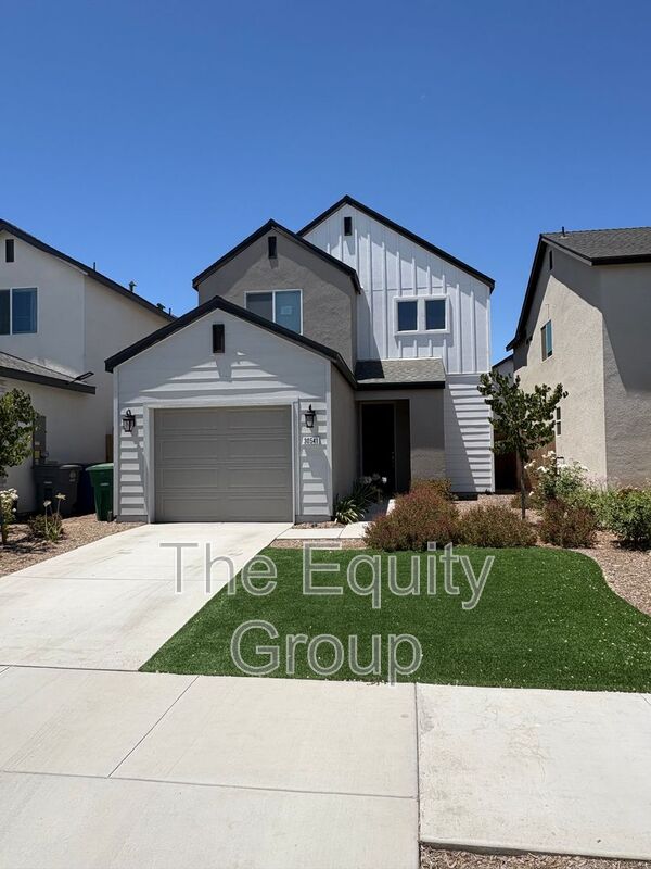 Visalia House: 30541 Delancy Road