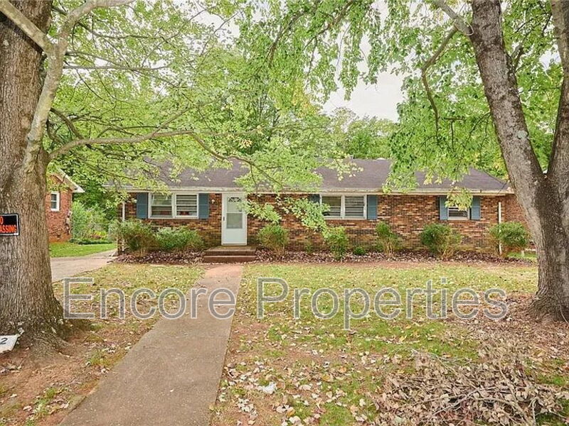 Greensboro House: 1502 Larson Street