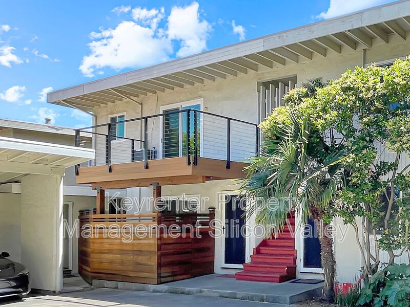 Campbell House: 923 Ravenscourt Avenue