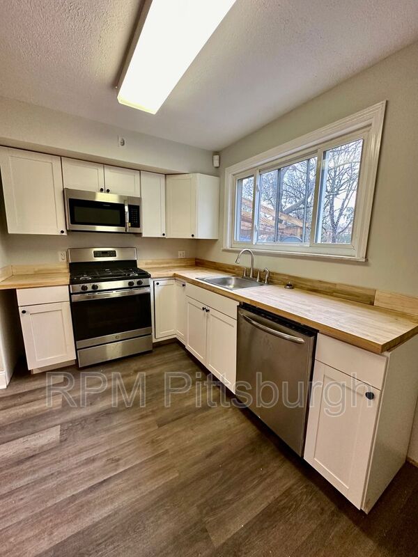 Pittsburgh House: 1825 Rialto St