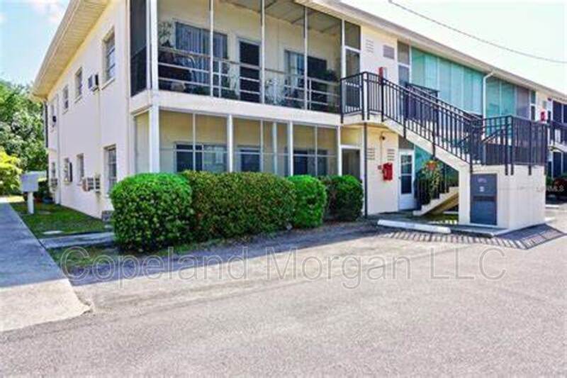 St. Petersburg House: 5372 4th Street North