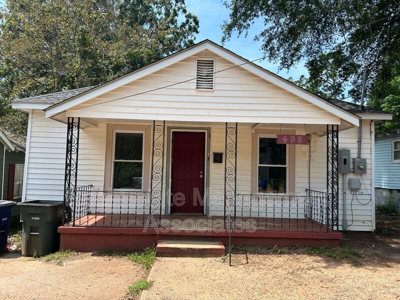 Griffin House: 433 N 16th St