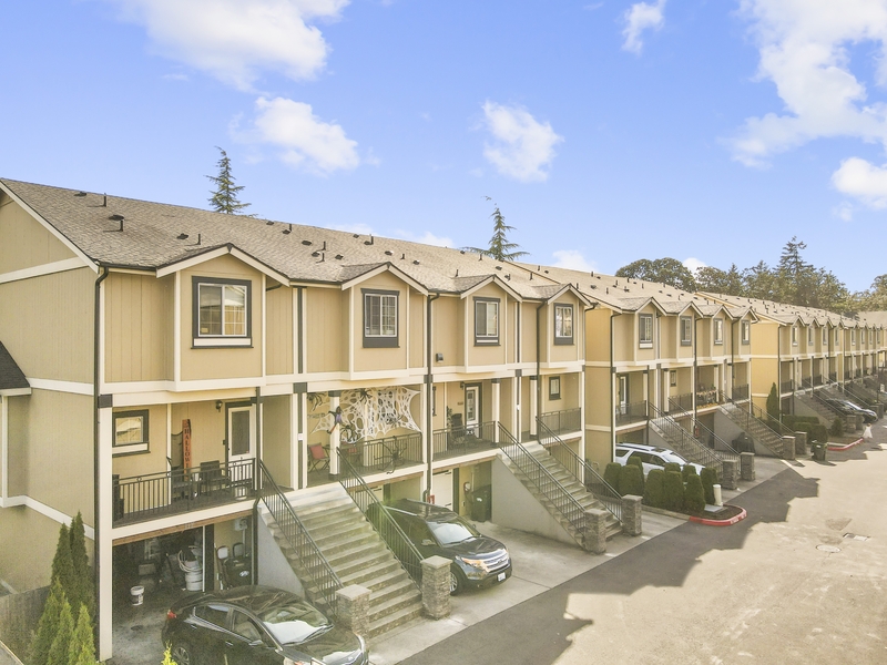 Lakewood Condo: Gravelly Lake Townhomes 8911 Gravelly Lake Dr SW - 116