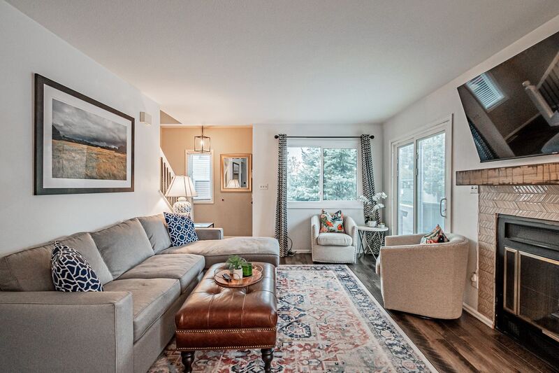 Lakewood Townhome: 10410 W Jewell Ave